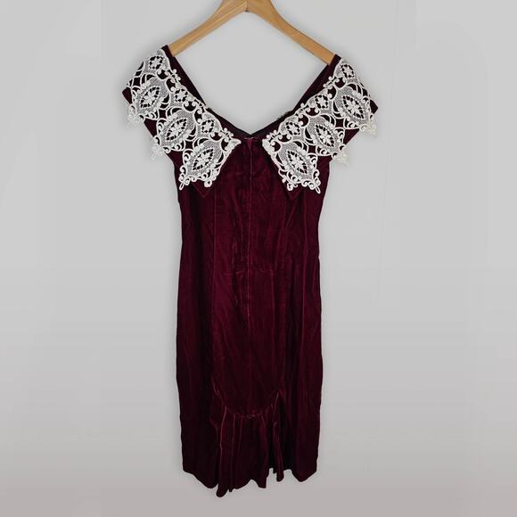 Handmade Women's Burgundy/Red Velvet Cocktail Dress V-Neck W/Lace Size XS Small - Picture 2 of 6